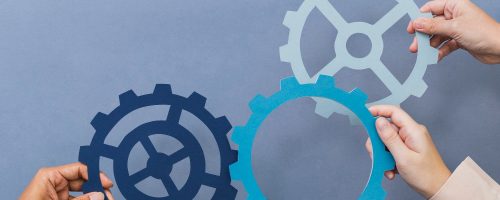 cogwheel-business-productivity-symbol-held-by-hands Texto subtexto